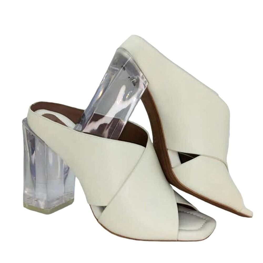 BCBGeneration Designer Womens NEW w/Box Soft Leather Off White Heels - sz. 6M